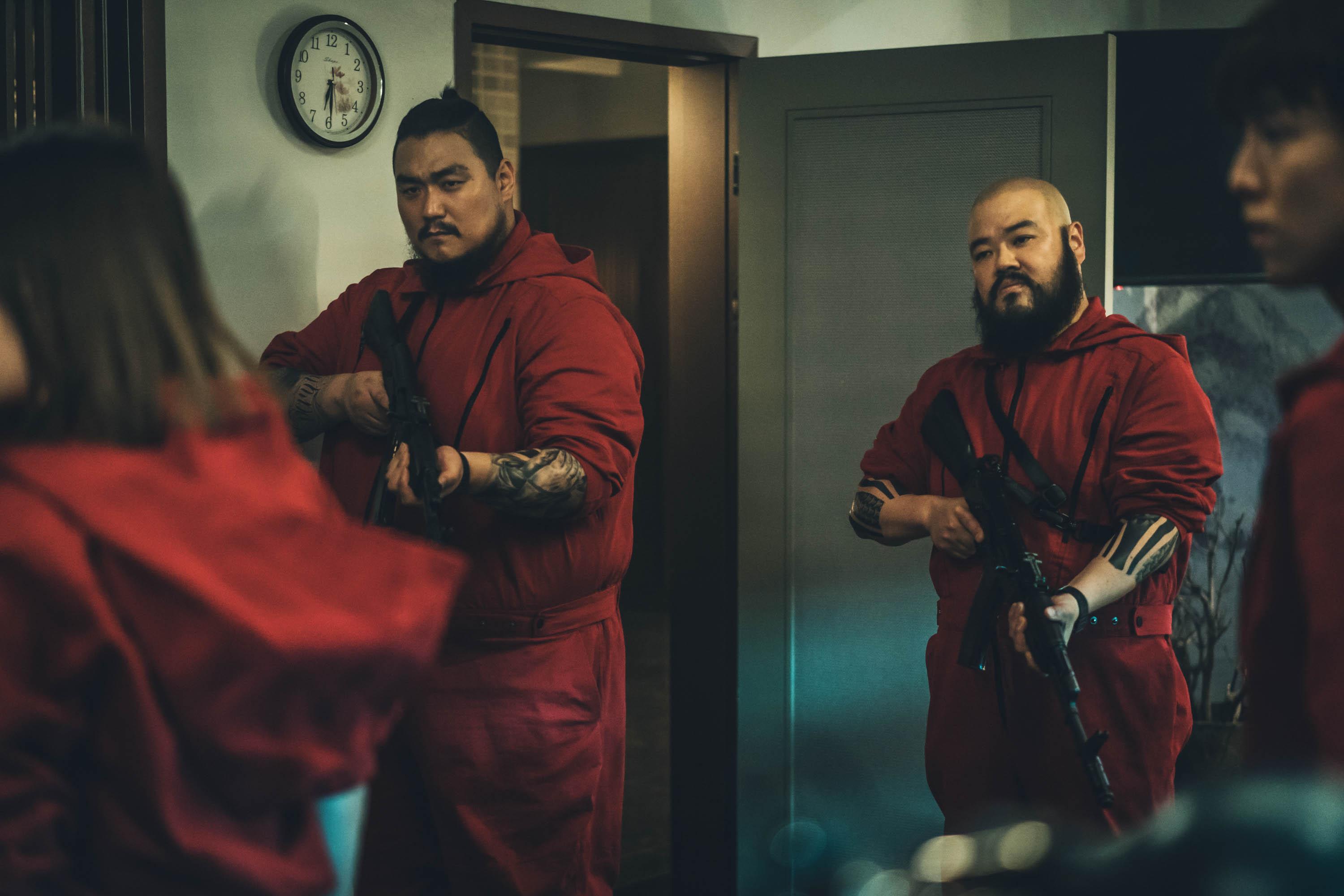 オスロ役：イ・ギュホ